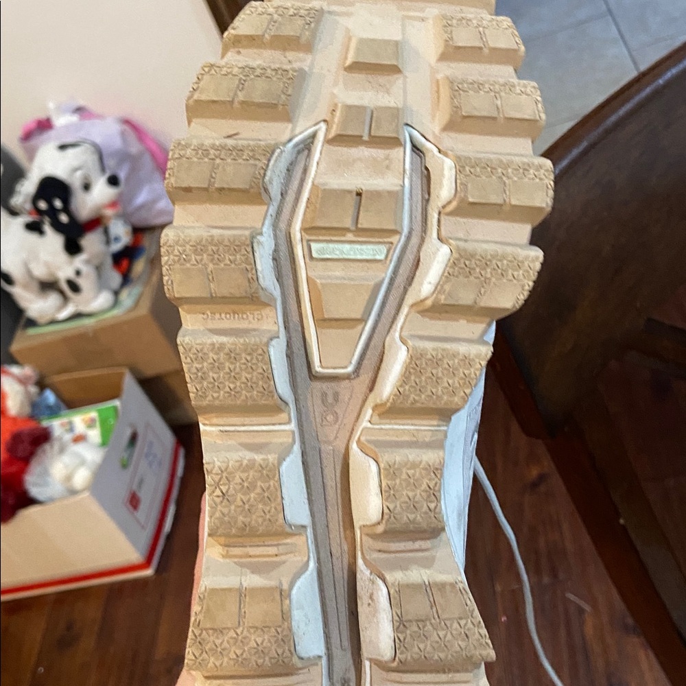 On Women's Cloudrock Waterproof Mid-Top Athletic Boots in Off-White - Picture 3 of 9